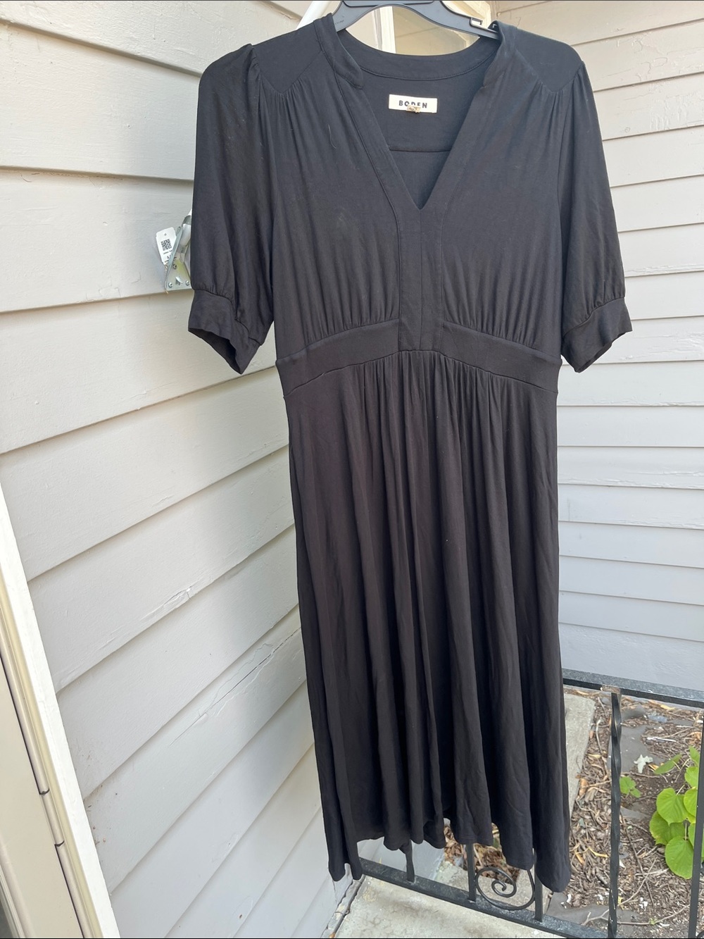 Boden Black V-Neck Midi Dress with Empire Seam Lily Jersey Midi Tea Dress